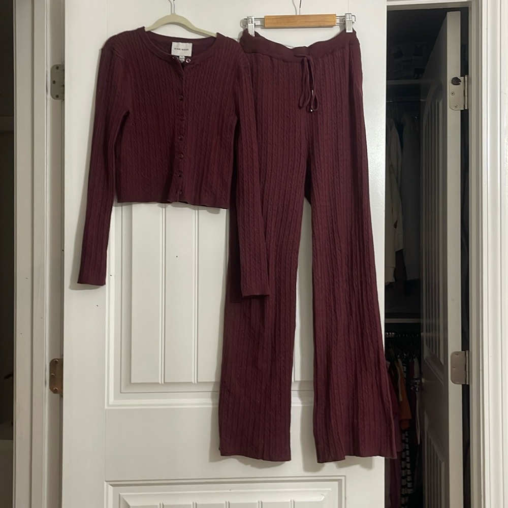 Like new size small burgundy set